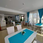Armsea Mamaia Nord 게스트하우스 4*