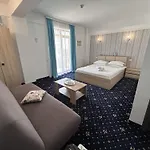 Armsea Mamaia Nord 게스트하우스 4*