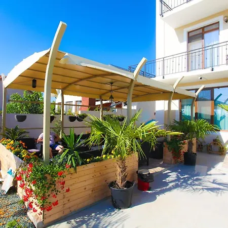 Armsea Mamaia Nord בית הארחה