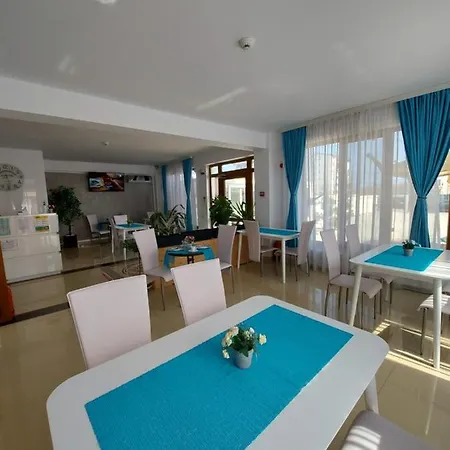 Armsea Mamaia Nord Pensión 4*